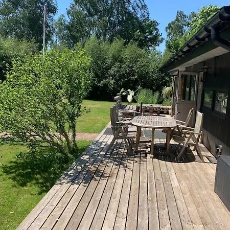 Charmerende Sommerhus Med God Udeplads 폴른슬레브