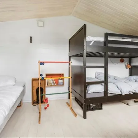 Charmerende Sommerhus Med God Udeplads 폴른슬레브