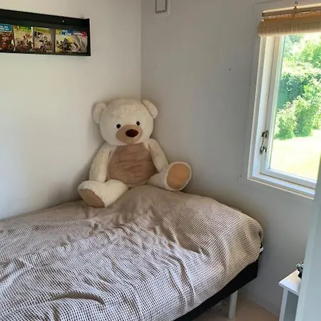 Charmerende Sommerhus Med God Udeplads 펜션 *