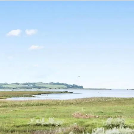 Charmerende Sommerhus Med God Udeplads 폴른슬레브